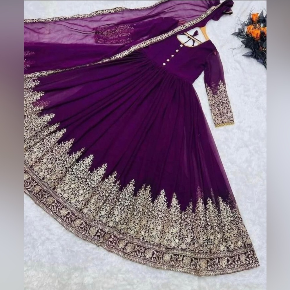 Anarkali Salwar - Picture 1 of 10